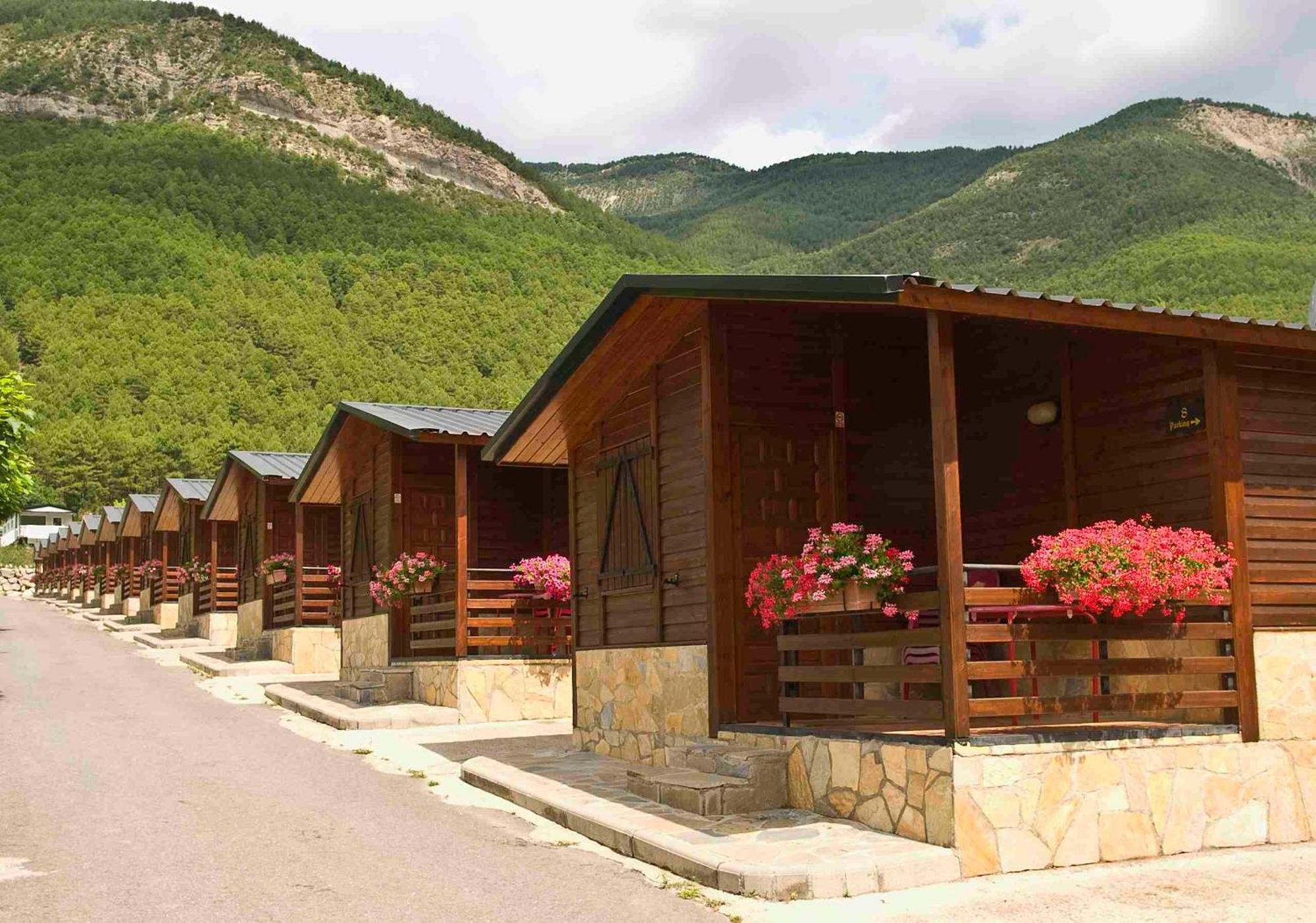 Hotel Camping Valle De Tena Sabiñánigo Exterior foto